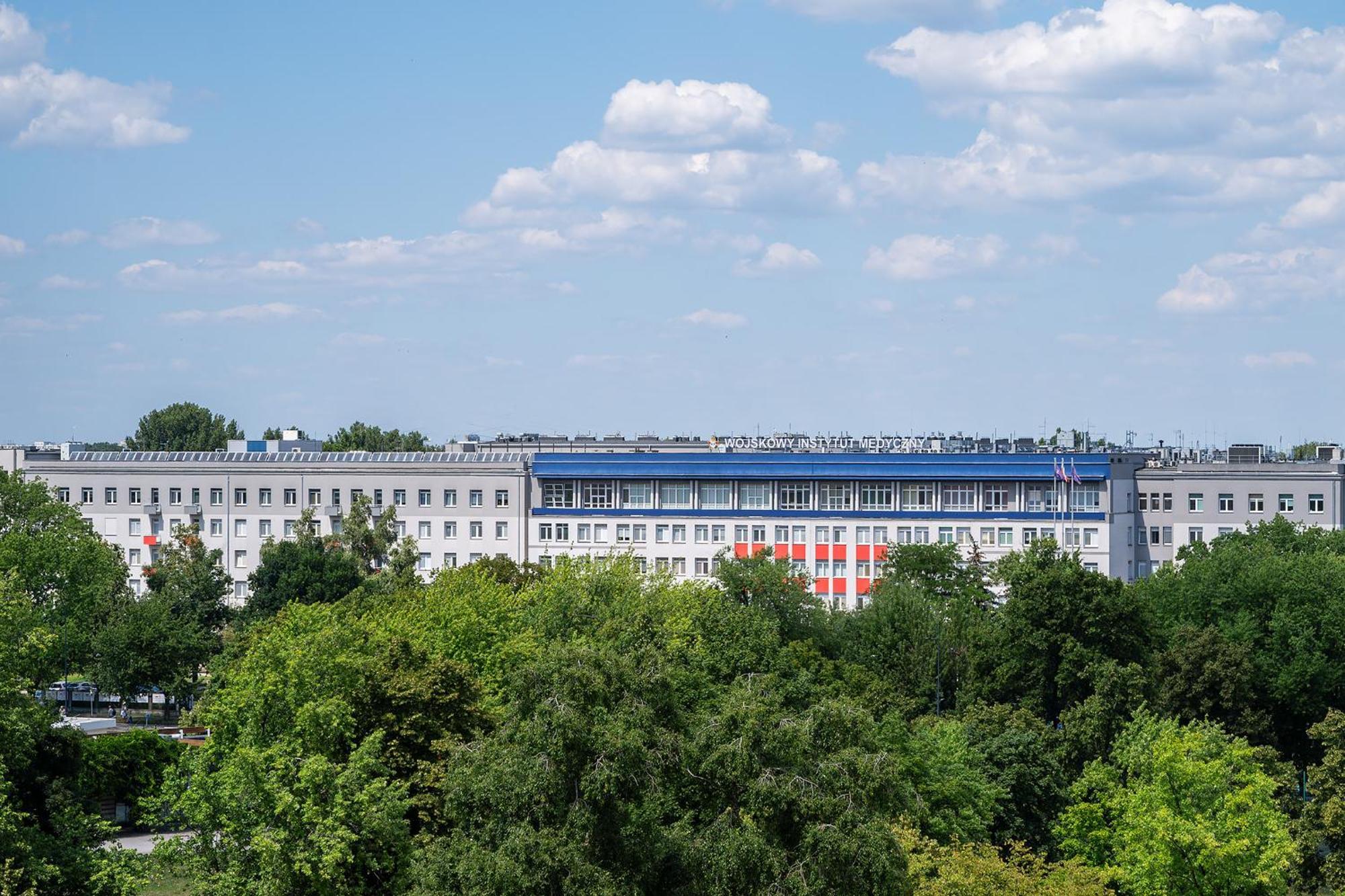 Leilighet Kobielska 6 - Bezplatny Parking - Free Parking - 500m Wojskowy Instytut Medyczny - Wielki Taras Z Przepieknym Widokiem Na Park - Dla 4 Osob - Better Rentral *